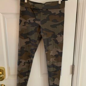 NEVER BEEN WORN CAMO LEGGINGS!